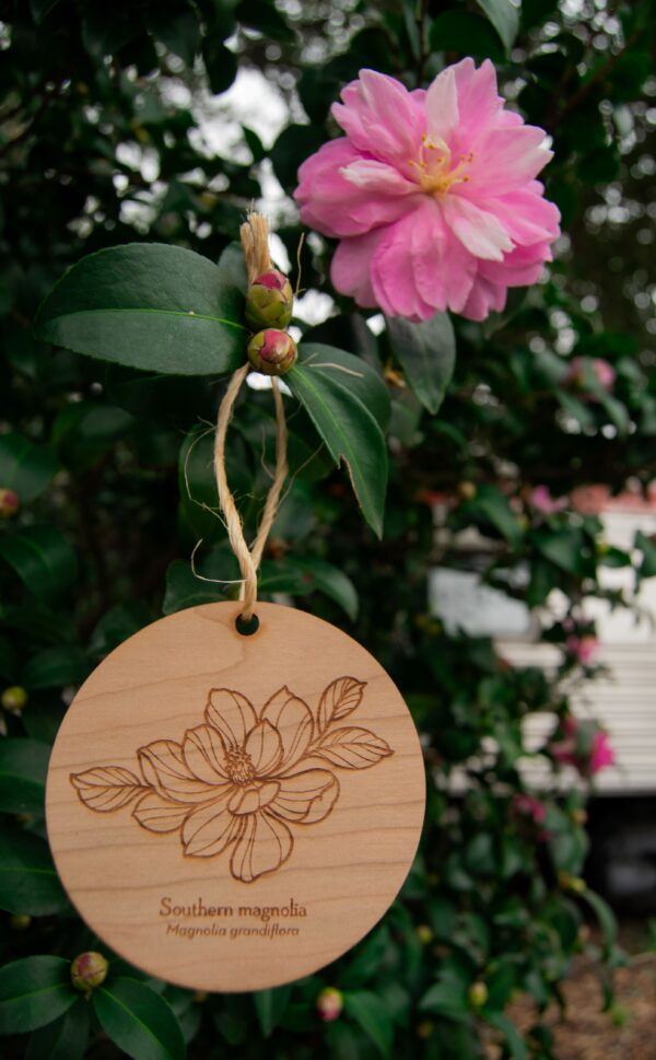 SOUTHERN MAGNOLIA ORNAMENT